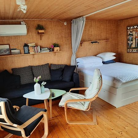Cabin At The Sea Close To Public Beach With A Jumpingtower Hoviksnas 外观 照片