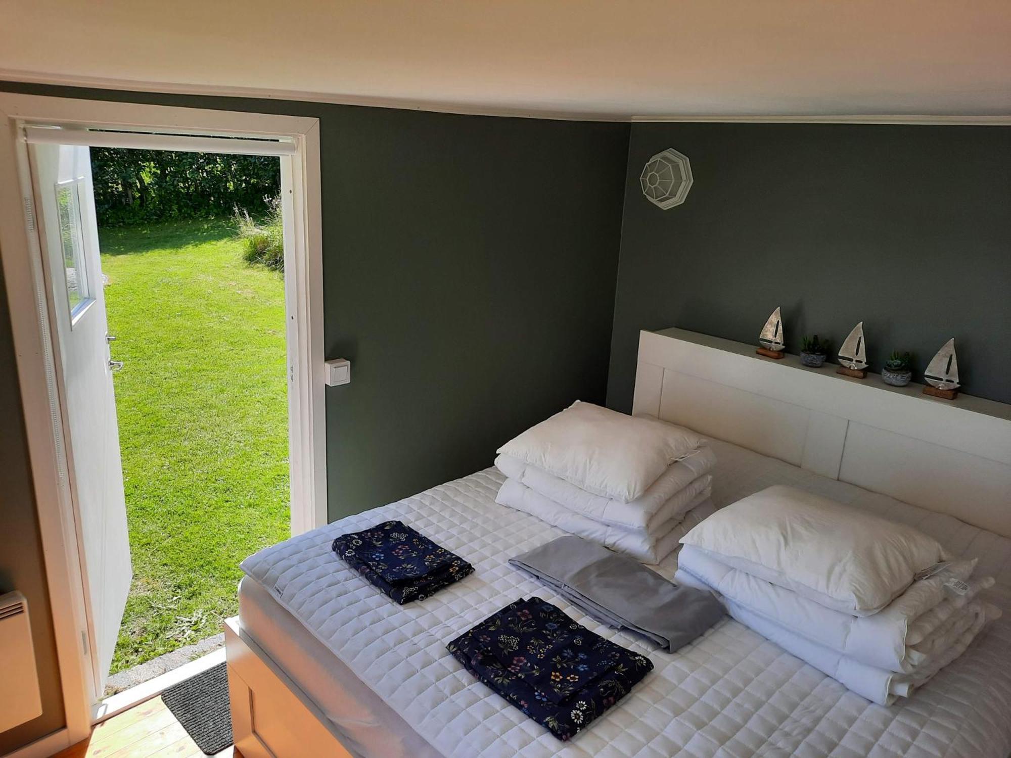 Cabin At The Sea Close To Public Beach With A Jumpingtower Hoviksnas 外观 照片