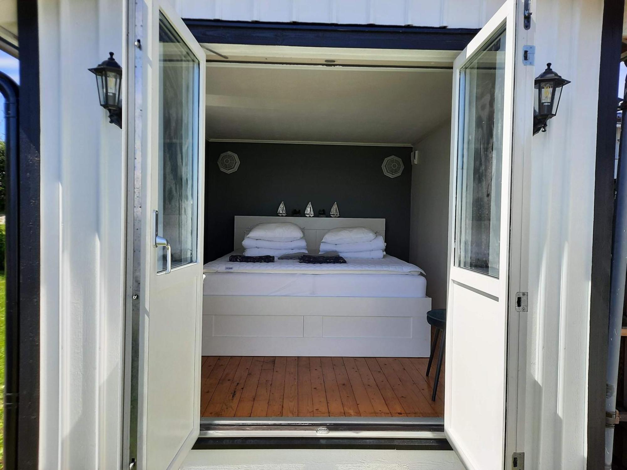 Cabin At The Sea Close To Public Beach With A Jumpingtower Hoviksnas 外观 照片
